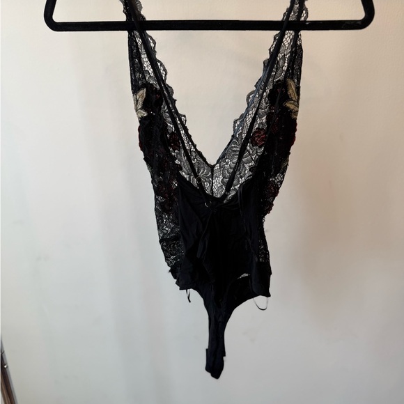 AKIRA Black Lace Bodysuit with Red Floral Embroidery - Picture 3 of 3